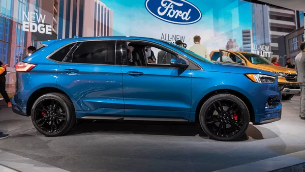 The Ford Edge ST 2019 side view