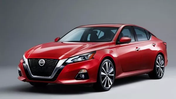 Nissan Altima 2019 angular front