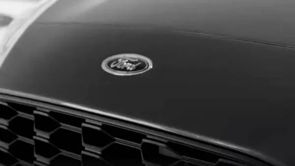 Ford Focus 2019 teaser logo badge