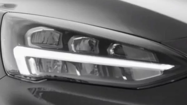 Ford Focus 2019 teaser headlight