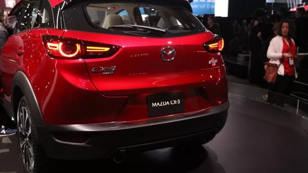 Mazda CX-3 2019 rear view