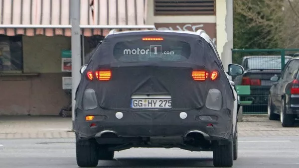 Kia Sportage 2019 facelift spy shot rear view