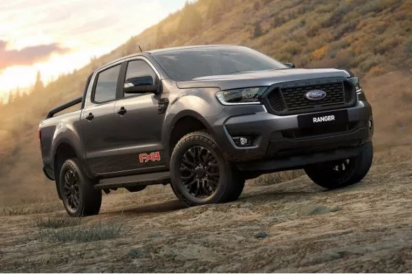 2020-ford-ranger-fx4-on-the-dirt