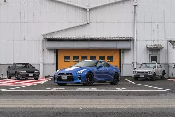 2020 NIssan GT-R Anniversary Edition With R32 and original GT-R 