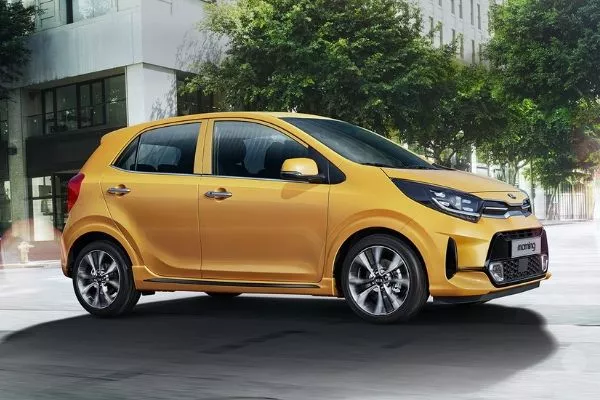 A picture of the new 2020 Kia Picanto in the city
