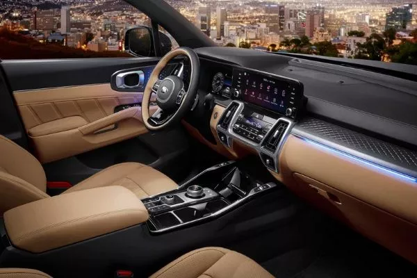 A picture of the luxurious interior of the 2020 Kia Sorento