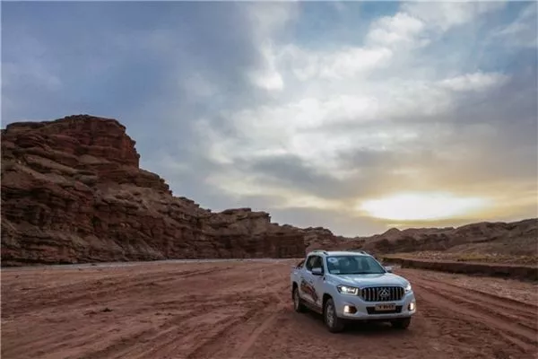 The Maxus T60 on an off-road