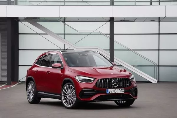 2020 mercedes benz gla phev on the road