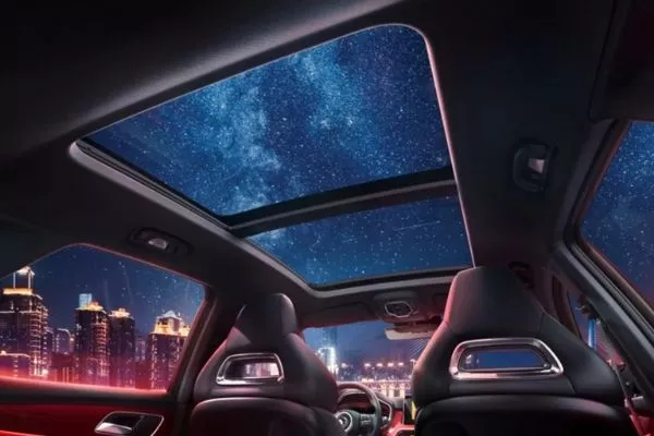 Preview of the panoramic sunroof of MG HS 2020