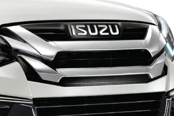 If you stare at it closely you'll see the differences A picture of the updated 2020 Mu-X updated grille