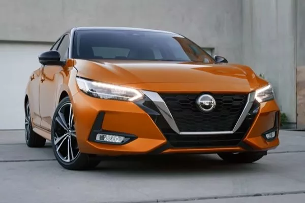 2020-nissan-sentra-front-of-the-road