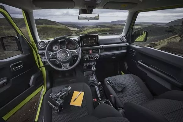 A picture of the Suzuki Jimny's interior.