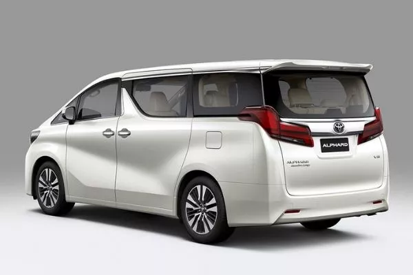 2020-toyota-alphard-rear-quarter