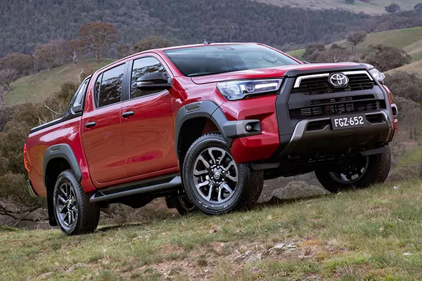 A picture of the Hilux Rouge on a hill.