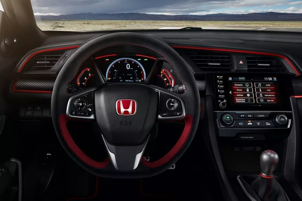 A picture of the interior of the facelifted Honda Civic Type R