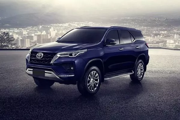 A picture of the updated 2021 Fortuner.