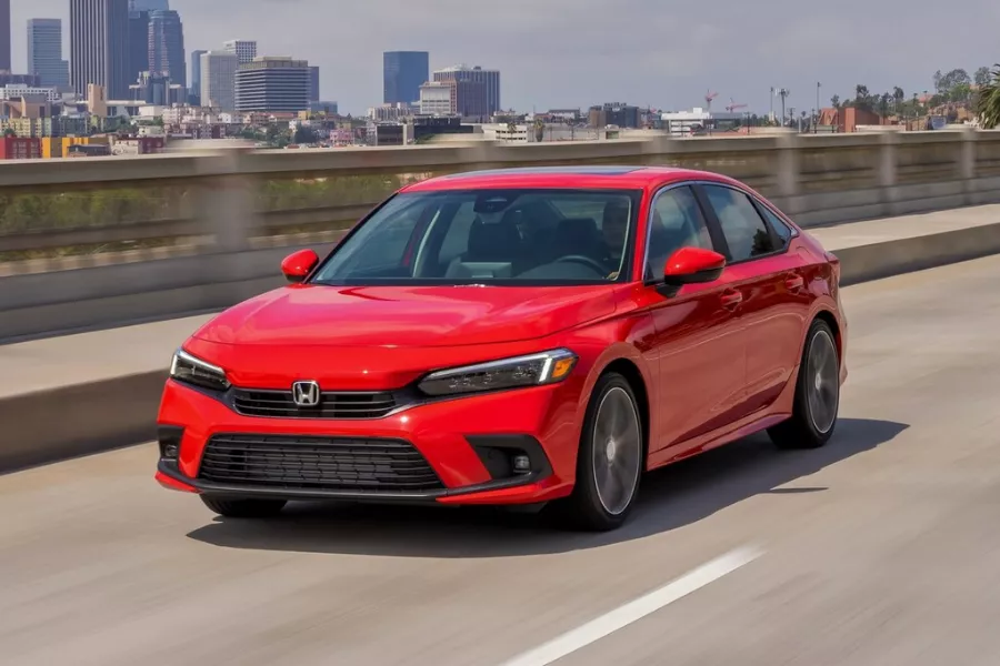 A picture of the 2022 Honda Civic travelling on a road