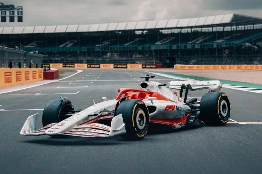 A picture of the 2022 F1 car at a race track