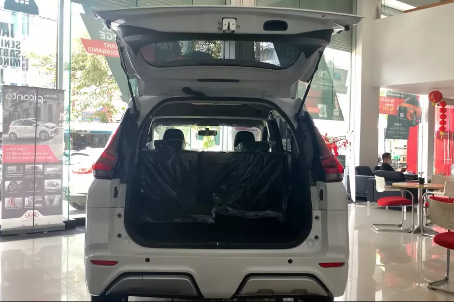 A picture of the Nissan Livina's trunk