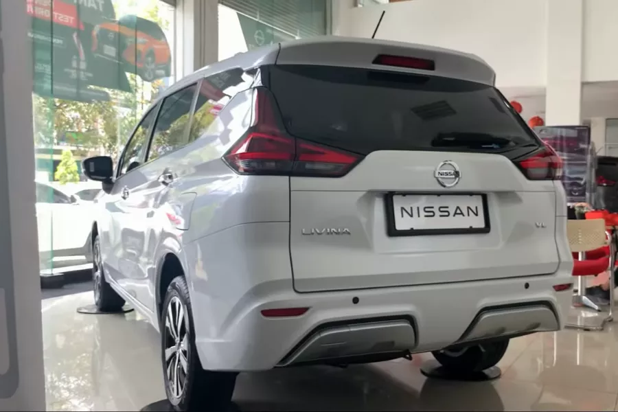 A picture of the rear of the Nissan Livina