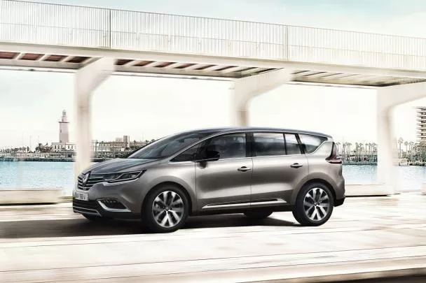 Side view of the 2017 Renault Espace 
