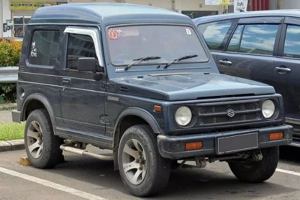 A picture of the Suzuki Kata on a parking lot 