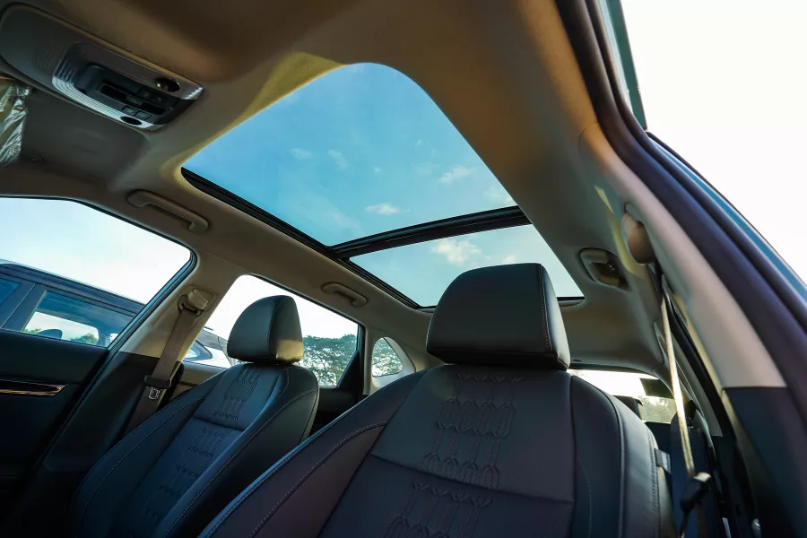 2024 Kia Seltos Turbo SX sunroof