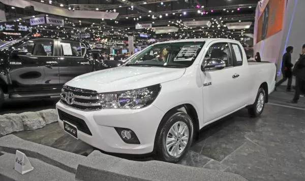 Angular front of the 2016 Toyota Hilux Revo at Thai Motor Expo