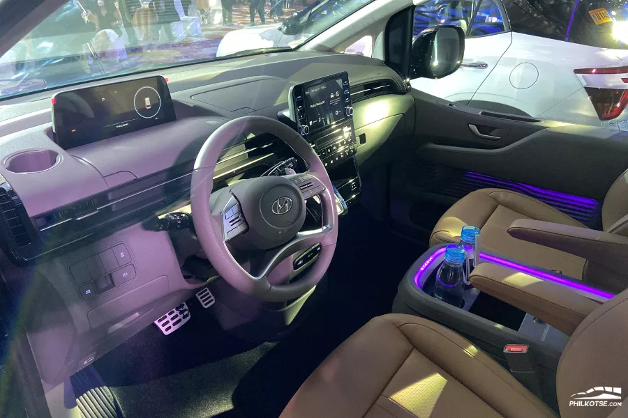 2023 Hyundai Staria interior