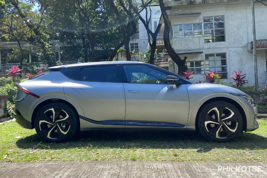 2023 Kia EV6 side shot