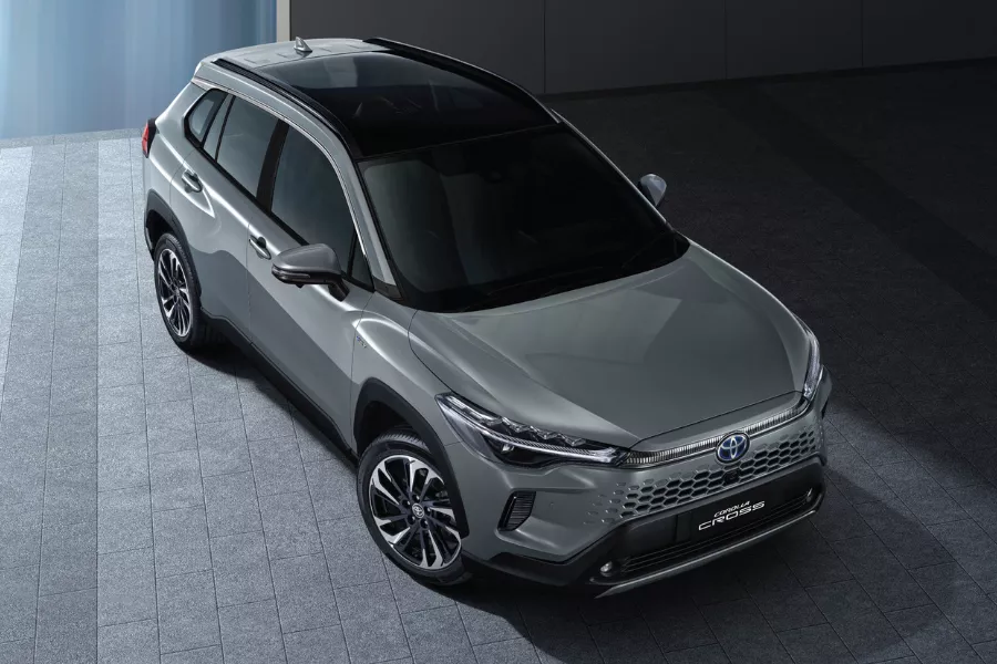 It gets a new two-tone color scheme. 2024 Toyota Corolla Cross top.