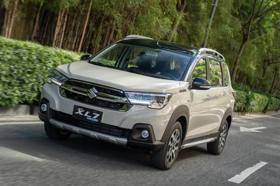 A picture of the Suzuki XL7 Hybrid