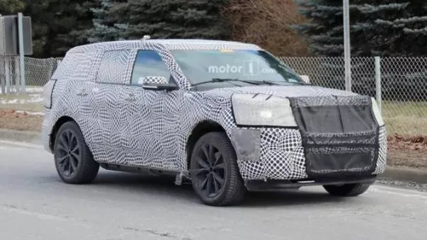 Ford Explorer 2020 ST spy shot angular front