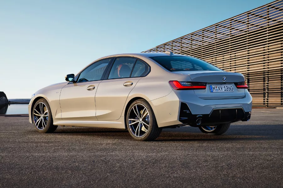 A picture of the rear of the 2023 BMW 3 Series