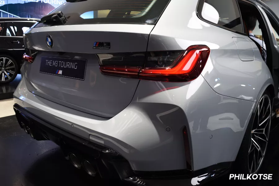 A picture of the M3's rear end