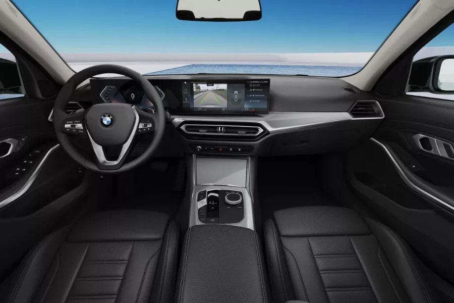 The BMW 318i Sport's cockpit Front cabin 318i Sport