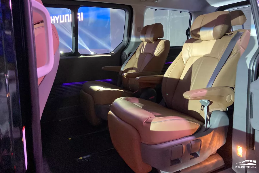 2023 Hyundai Staria captain chairs