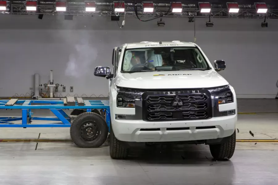 Triton side impact test at 60 km/h