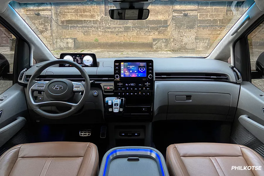 2023 Hyundai Staria interior dashboard