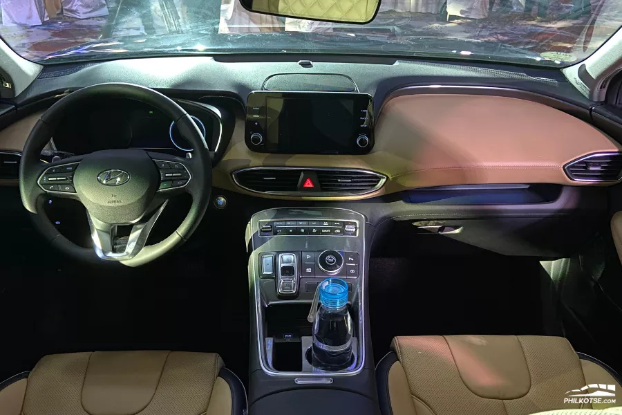 2023 Hyundai Santa Fe interior