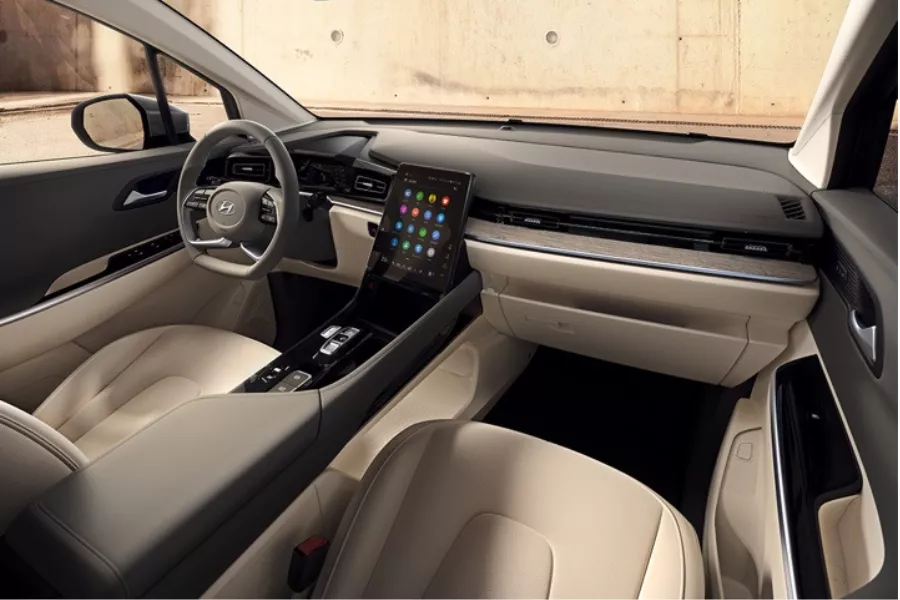 Hyundai Custo interior shot