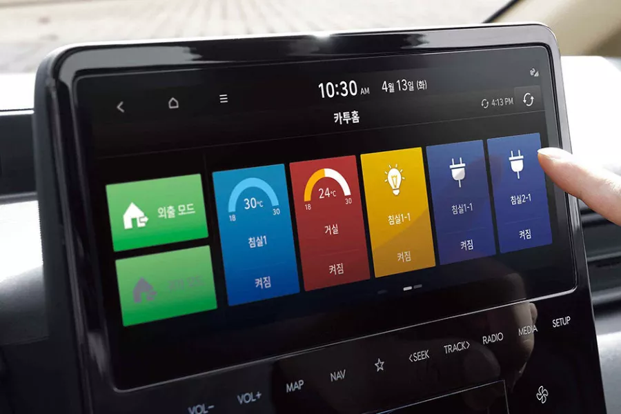 Hyundai Staria Hybrid with the Kato Home software