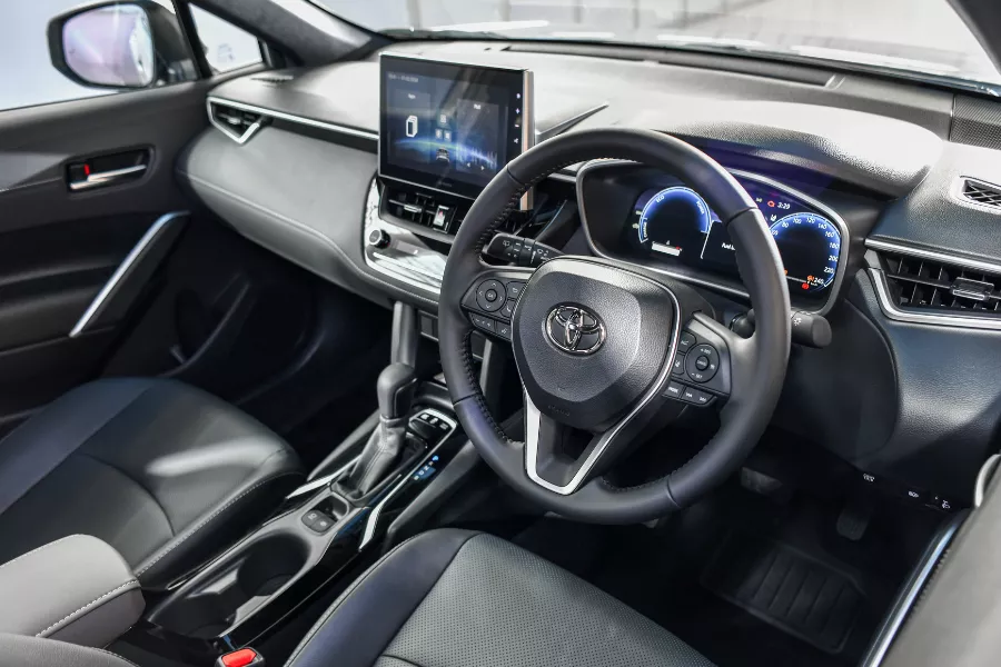 2024 Corolla Cross' cockpit. 2024 Corolla Cross' cockpit.