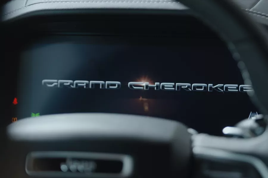 Grand Cherokee L's 10.25-inch digital gauge cluster 10.25-inch digital gauge cluster