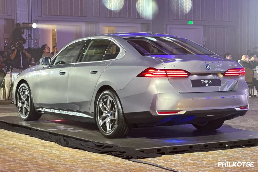 2024 BMW i5 rear shot