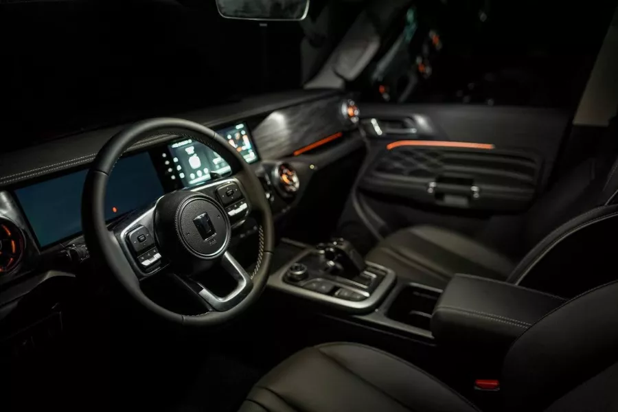 Tank 300 front cabin.