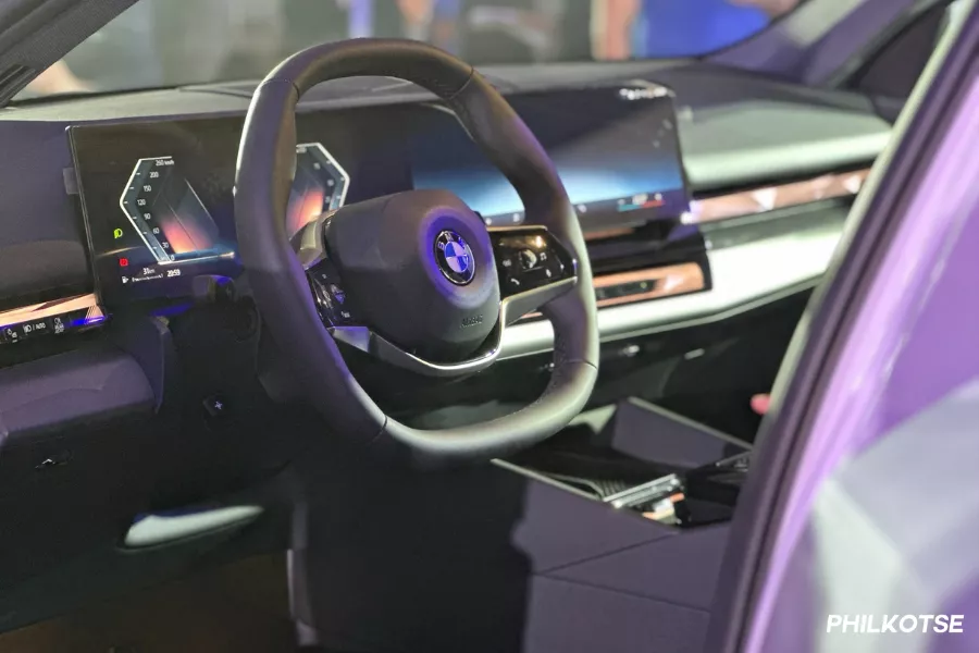 2024 BMW i5 interior dashboard