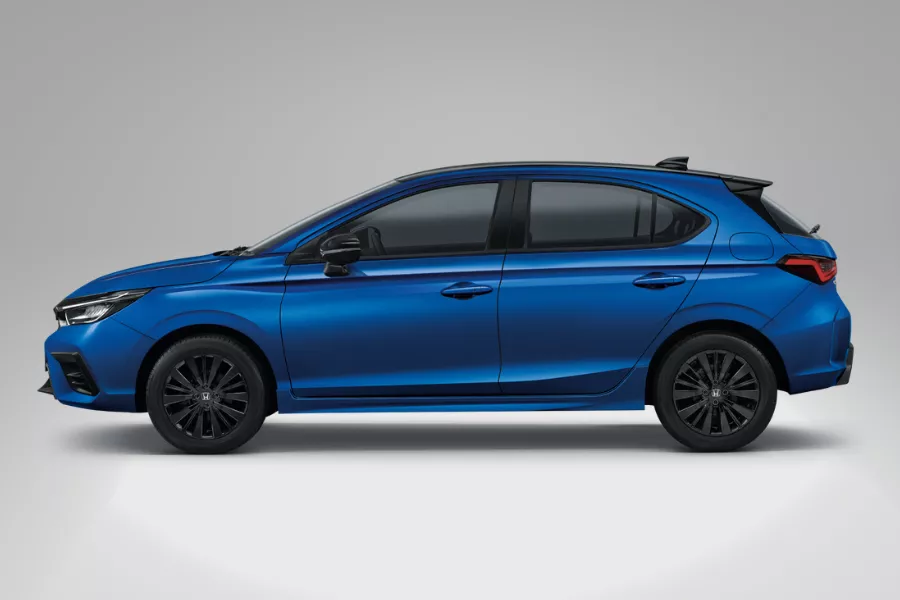 Honda City Hatchback e:HEV RS with the two-tone color option.