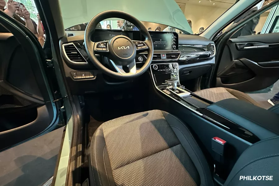 2024 Kia Seltos interior