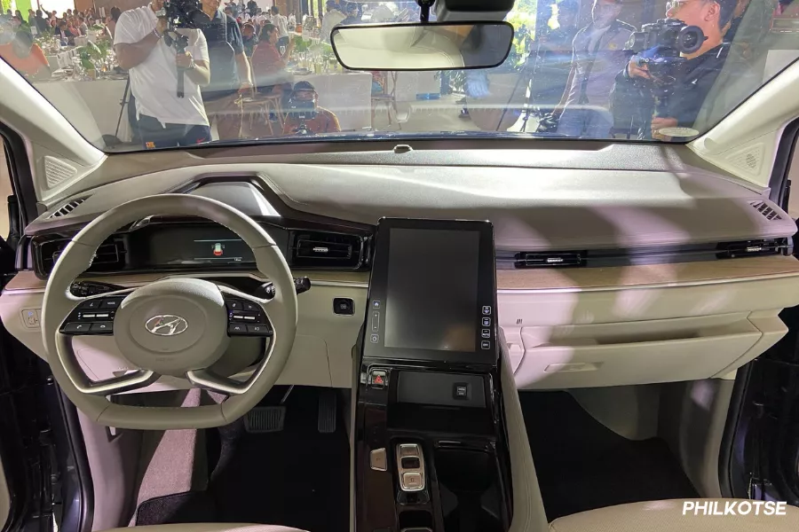 A view of the Custin's cockpit A view of the Custin's cockpit